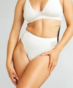 RICHER POORER SPRING '22 HIGH CUT BRIEF BONE 8 RICHER POORER SPRING '22 HIGH CUT BRIEF BONE