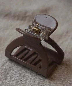 PIPE AND ROW NEW IN SMALL MOON HAIR CLAW TAUPE