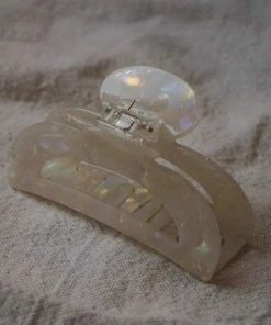 PIPE AND ROW NEW IN LARGE MOON HAIR CLAW CREAM