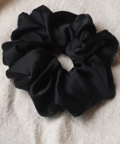 PIPE AND ROW SILKY BLACK SCRUNCHIE