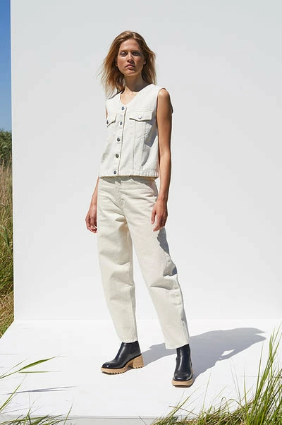 JUST FEMALE SPRING '22 BRIGHT VEST 1 JUST FEMALE SPRING '22 BRIGHT VEST