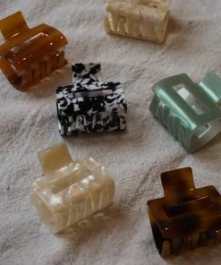 PIPE AND ROW SMALL SQUARE HAIR CLAW BLACK AND WHITE NEW IN