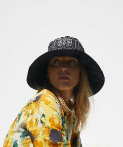 JUST FEMALE MIRACLE HAT