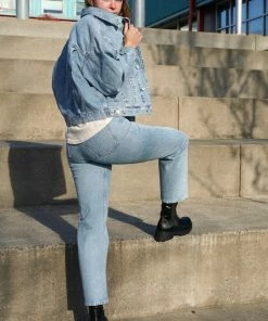 AGOLDE CHARLI OVERSIZED DENIM JACKET BILLBOARD