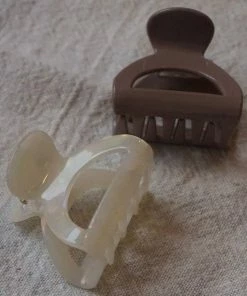 PIPE AND ROW NEW IN SMALL MOON HAIR CLAW TAUPE