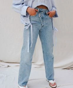 AGOLDE SPRING '22 CRISS CROSS JEANS SUBURBIA