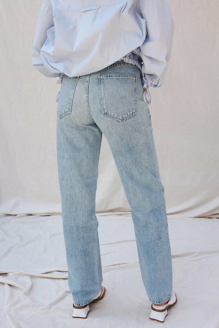AGOLDE SPRING '22 CRISS CROSS JEANS SUBURBIA 2 AGOLDE SPRING '22 CRISS CROSS JEANS SUBURBIA