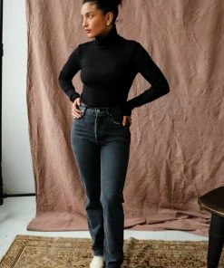 LACAUSA NEW IN RIBBED TURTLENECK SWEATER