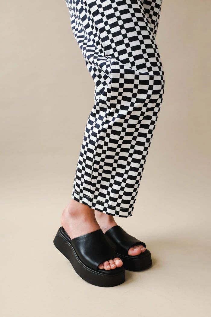 VAGABOND SPRING '22 COURTNEY SLIDES 5 VAGABOND SPRING '22 COURTNEY SLIDES