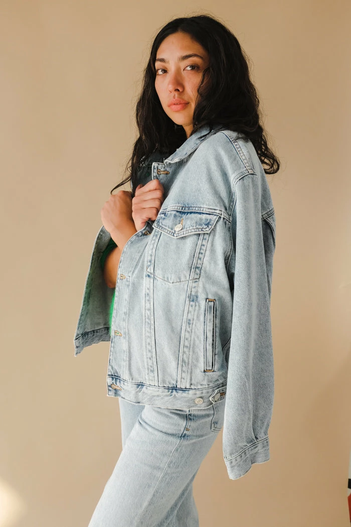 AGOLDE CHARLI OVERSIZED DENIM JACKET VEER 4 AGOLDE CHARLI OVERSIZED DENIM JACKET VEER