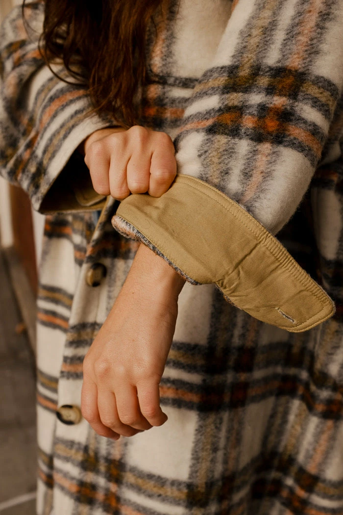 PIPE AND ROW BLAKE PLAID COAT NEW IN 7 PIPE AND ROW BLAKE PLAID COAT NEW IN