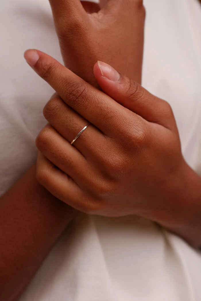 HANNAH NAOMI NEW IN HAMMERED MEDIUM STACKING RING 1 HANNAH NAOMI NEW IN HAMMERED MEDIUM STACKING RING