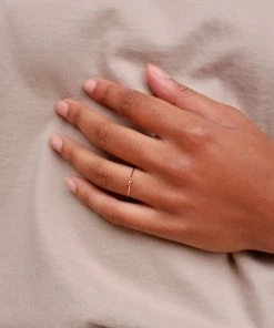 HANNAH NAOMI TINY KNOT RING NEW IN