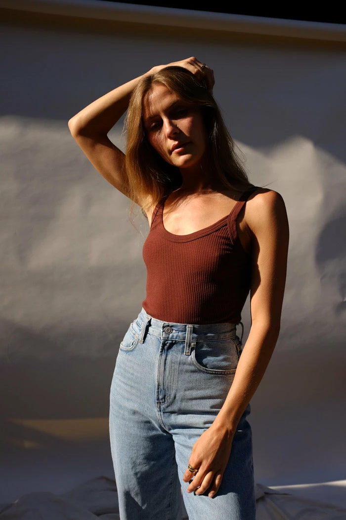 LACAUSA MAYA RIBBED TANK CHOCOLATE SPRING '22 1 LACAUSA MAYA RIBBED TANK CHOCOLATE SPRING '22