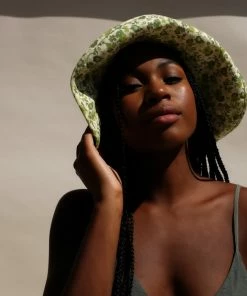 LACK OF COLOR HOLIDAY BUCKET HAT