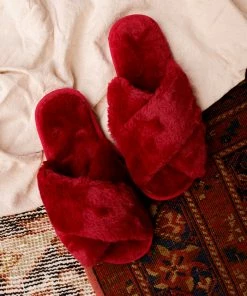 PIPE AND ROW NEW IN CRIMSON FUZZY SLIPPERS