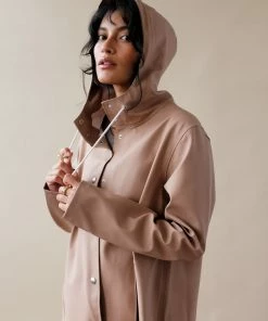 STUTTERHEIM MOSEBACKE RAIN JACKET SANDALWOOD NEW IN