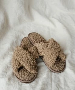 PIPE AND ROW BROWN SHEARLING SLIPPERS NEW IN