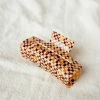 PIPE AND ROW SPRING '22 XL CHECKER HAIR CLAW BROWN