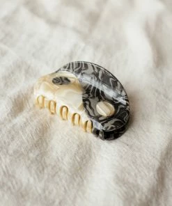 PIPE AND ROW NEW IN ASYMMETRICAL HAIR CLAW BALANCE