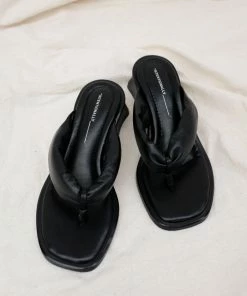 INTENTIONALLY BLANK WHITMAN SANDALS SPRING '22