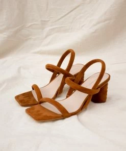 INTENTIONALLY BLANK KIFTON SANDAL SPRING '22