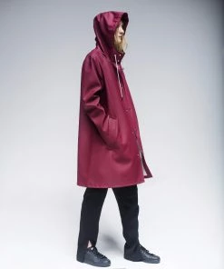 STUTTERHEIM MOSEBACKE RAIN JACKET BURGUNDY