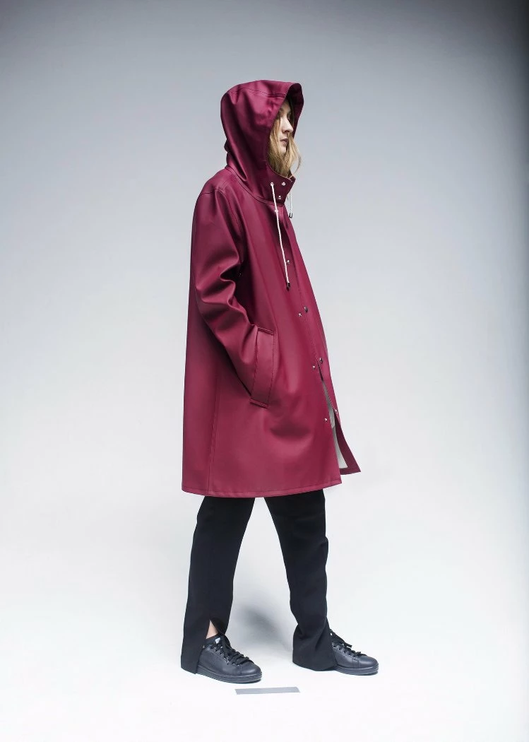 STUTTERHEIM MOSEBACKE RAIN JACKET BURGUNDY 2 STUTTERHEIM MOSEBACKE RAIN JACKET BURGUNDY