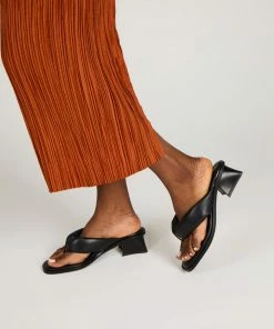 INTENTIONALLY BLANK WHITMAN SANDALS SPRING '22