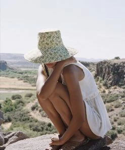 LACK OF COLOR HOLIDAY BUCKET HAT