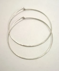 HANNAH NAOMI HAMMERED HOOP EARRINGS
