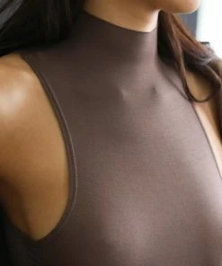 JOAH BROWN SPRING '22 MOCK NECK TANK