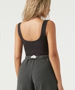 JOAH BROWN SCOOP NECK TANK SPRING '22