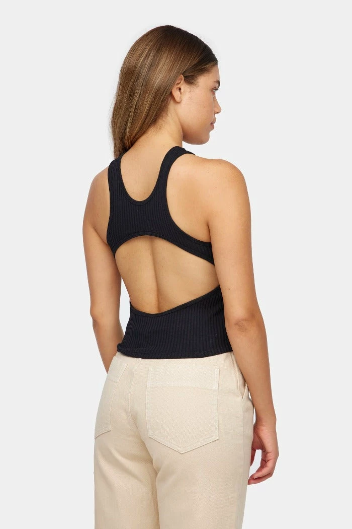 LACAUSA CUT OUT TANK SPRING '22 1 LACAUSA CUT OUT TANK SPRING '22