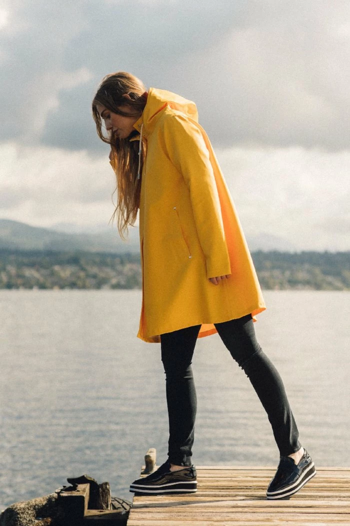 STUTTERHEIM MOSEBACKE RAIN JACKET YELLOW