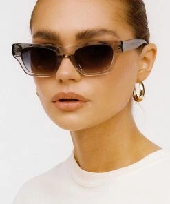 SOLD OUT THE QUIN SUNGLASSES