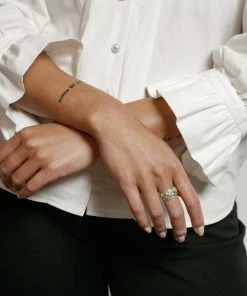 WOLF CIRCUS NEW IN CLARA RING