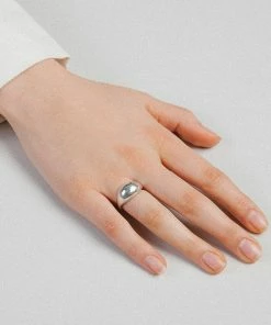 WOLF CIRCUS MAGNES RING NEW IN