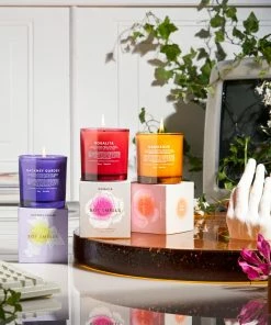 BOY SMELLS DAMASQUE CANDLE