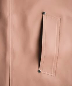 STUTTERHEIM MOSEBACKE RAIN JACKET SANDALWOOD NEW IN