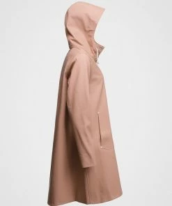 STUTTERHEIM MOSEBACKE RAIN JACKET SANDALWOOD NEW IN