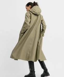 STUTTERHEIM MOSEBACKE RAIN JACKET LONG ALOE SPRING '22