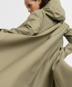 STUTTERHEIM MOSEBACKE RAIN JACKET LONG ALOE SPRING '22