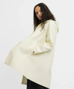 STUTTERHEIM SPRING '22 MOSEBACKE RAIN JACKET COCONUT
