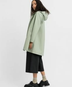 STUTTERHEIM MOSEBACKE RAIN JACKET SAGE