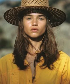 LACK OF COLOR SPRING '22 THE CESCA BROWN 13 LACK OF COLOR SPRING '22 THE CESCA BROWN