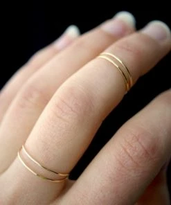 HANNAH NAOMI NEW IN SMOOTH THIN STACKING RING ROSE GOLD