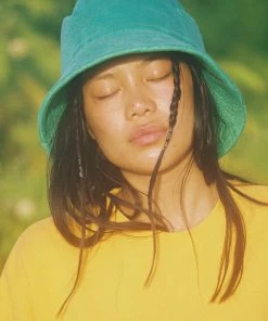 LACK OF COLOR WAVE BUCKET HAT