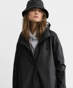 STUTTERHEIM MOSEBACKE RAIN JACKET LONG BLACK