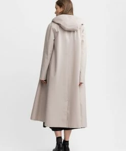 STUTTERHEIM MOSEBACKE RAIN JACKET LONG LIGHT SAND NEW IN